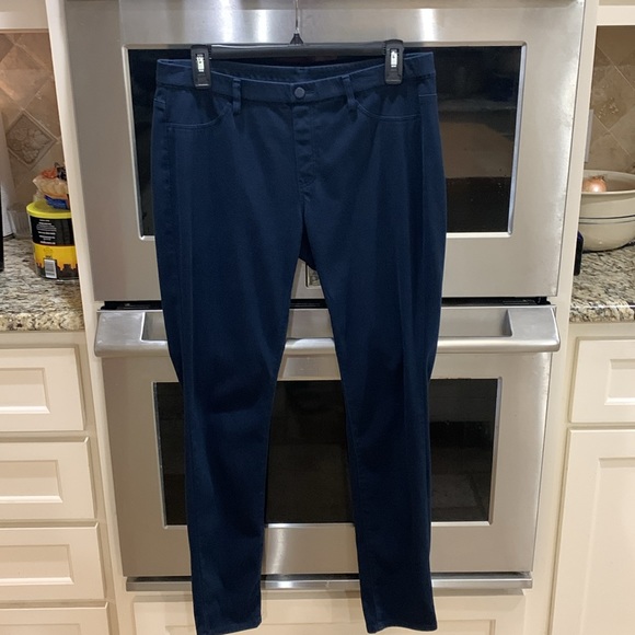Soft and stretchy easy pull on pants. See photos for details and measurements. - Picture 7 of 14